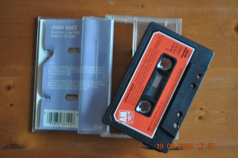 Joan Baez - Gracias A La Vida : Here's To Life (Cassette)