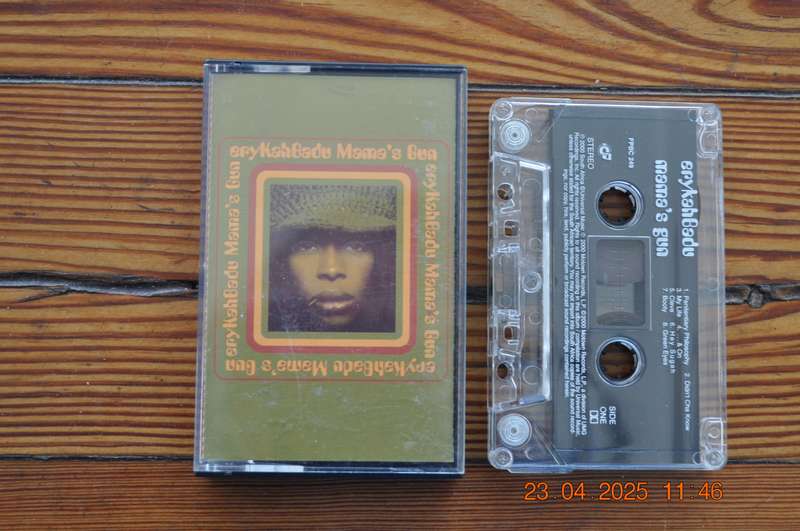 Erykah Badu - Mama's Gun (Cassette)