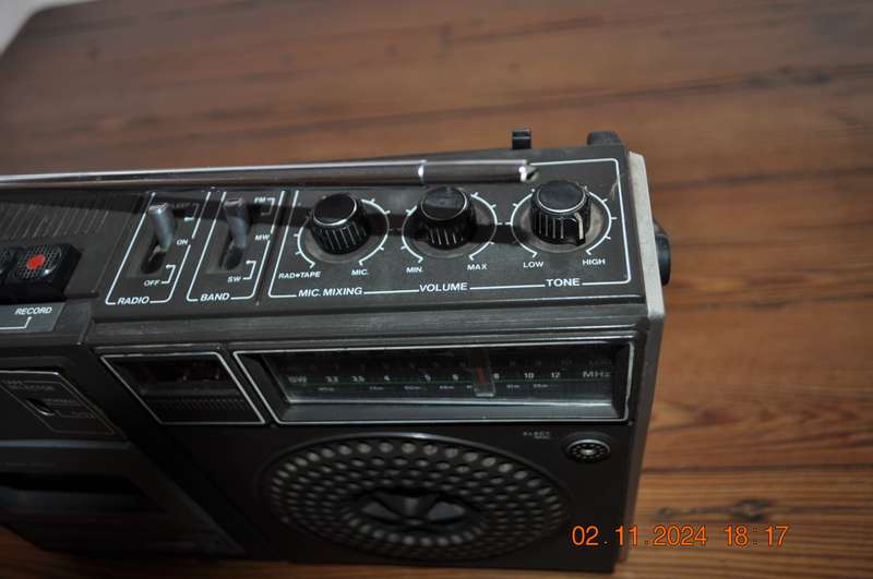 Vintage 1970s Phillips Radio Cassette Recorder (not working)