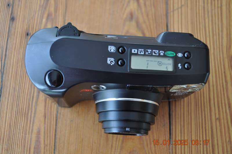 Minolta Riva Zoom 135ex Date 35mm Film Camera With Zoom Lens