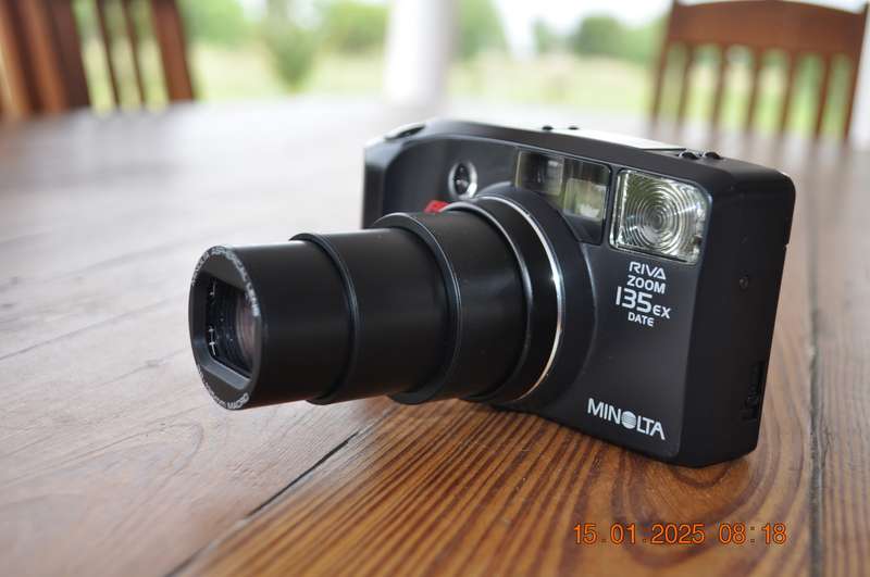 Minolta Riva Zoom 135ex Date 35mm Film Camera With Zoom Lens