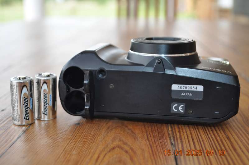 Minolta Riva Zoom 135ex Date 35mm Film Camera With Zoom Lens