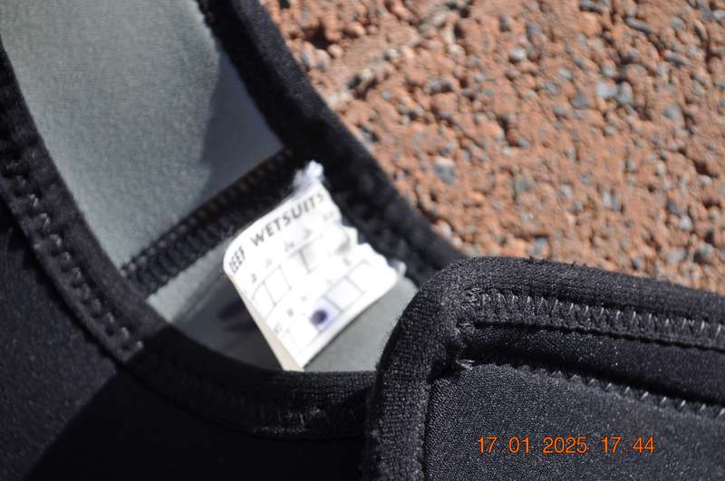 Reef 2 Piece Wetsuit 5mm Size ML