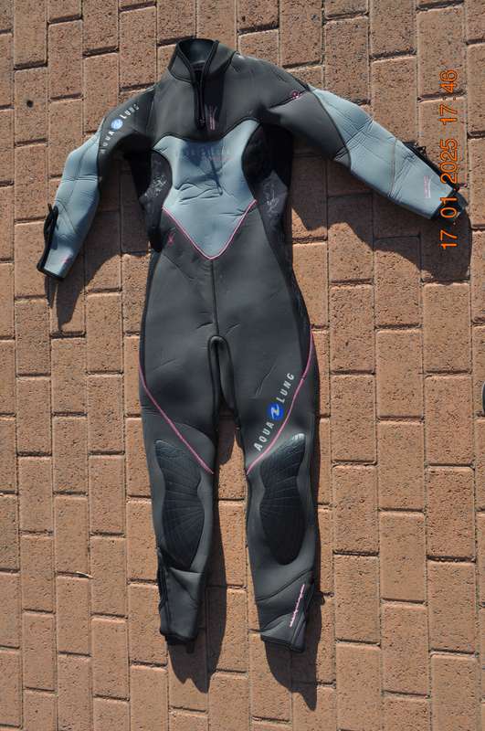 Aqualung Wetsuit 5mm Size ML