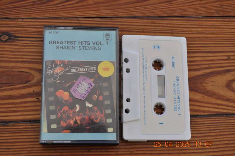Shakin' Stevens - Greatest Hits : Vol 1 (Cassette)