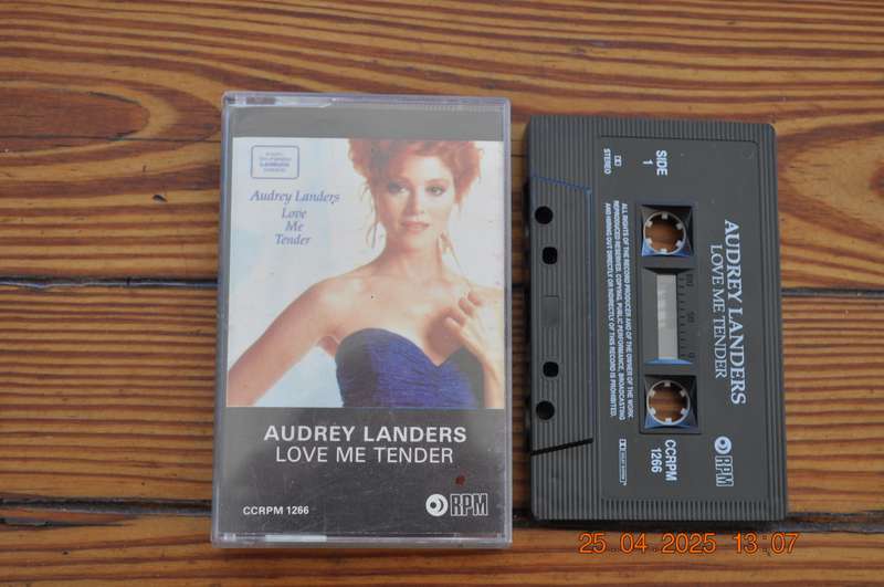 Audrey Landers - Love Me Tender (Cassette)