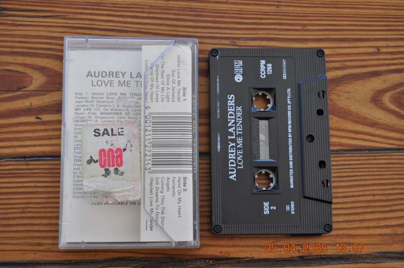 Audrey Landers - Love Me Tender (Cassette)