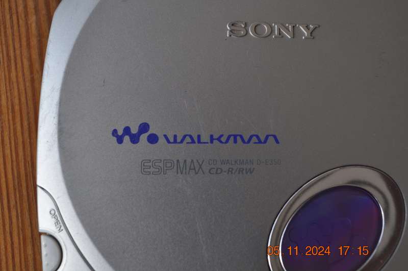 Vintage Sony CD Walkman D-E350 (working)