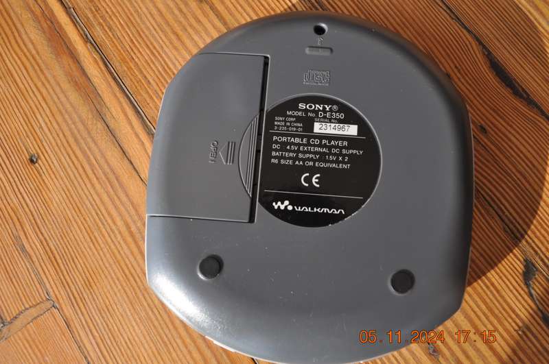 Vintage Sony CD Walkman D-E350 (working)