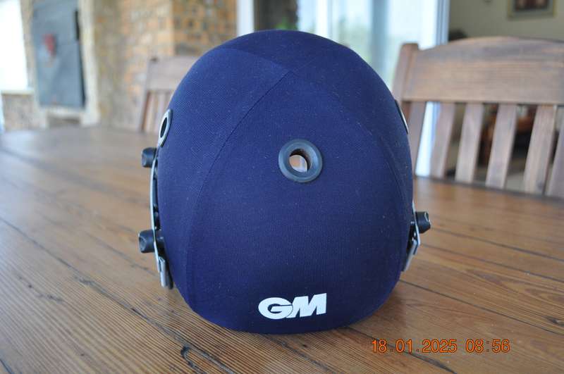 GM Pro Select Adult Cricket Helmet (56-60cm)