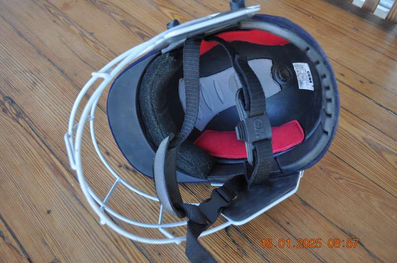 GM Pro Select Adult Cricket Helmet (56-60cm)