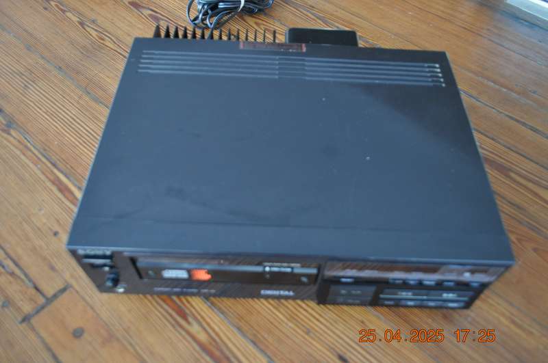 Vintage Rare Sony CDP -101 CD Player For Parts Or Repair