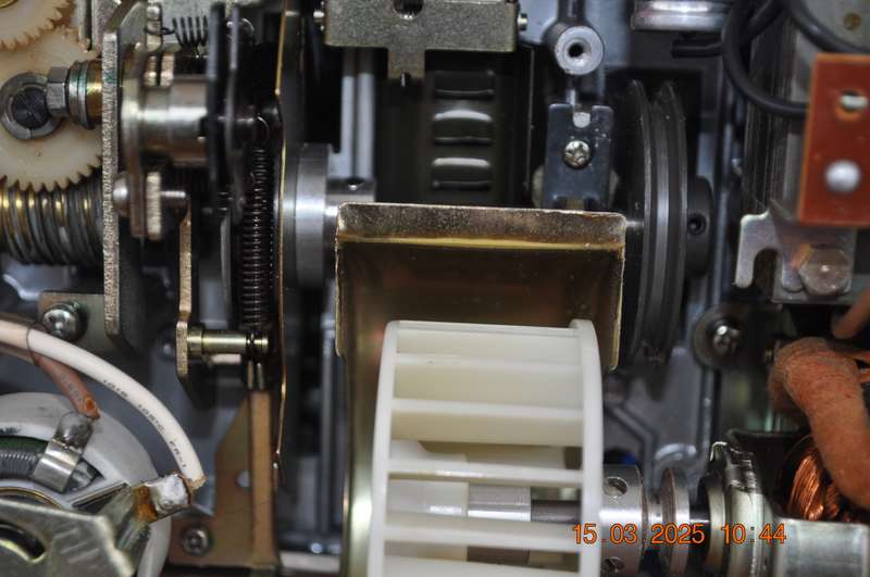 Vintage Sankyo 8mm Super 8mm Movie Projector (parts or repair)