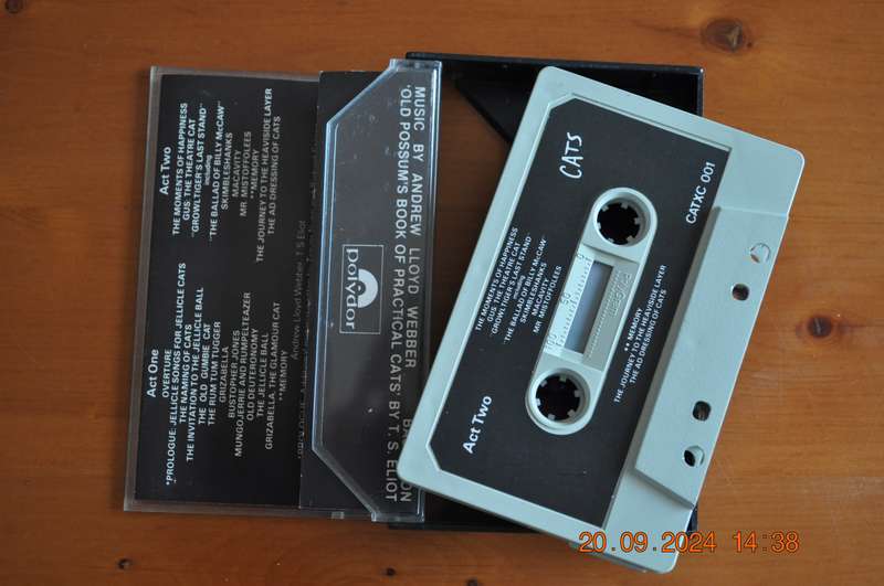 Cats (Cassette)