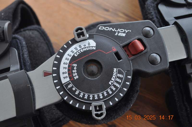 Donjoy Extendable Knee Brace
