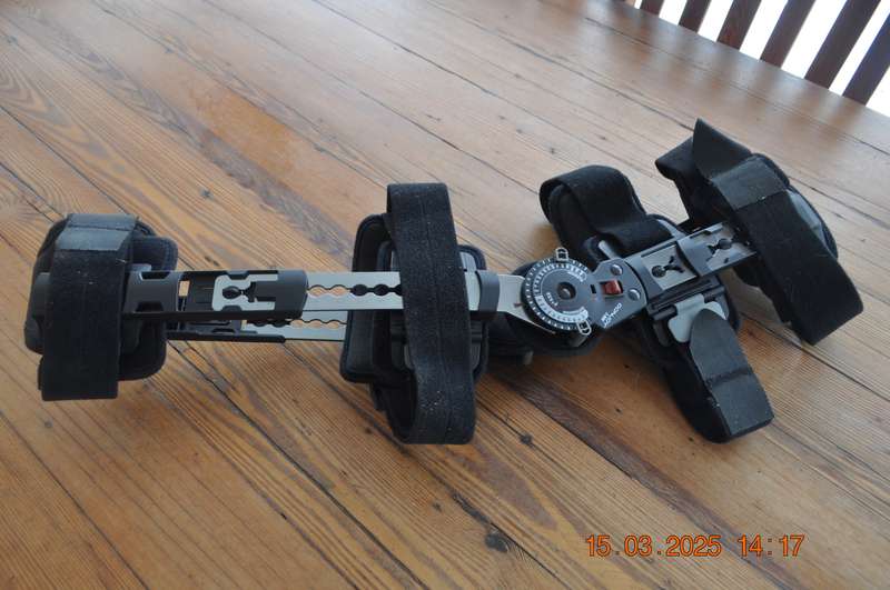 Donjoy Extendable Knee Brace