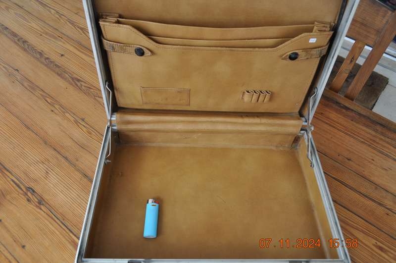 Vintage Revelation Hardshell Briefcase