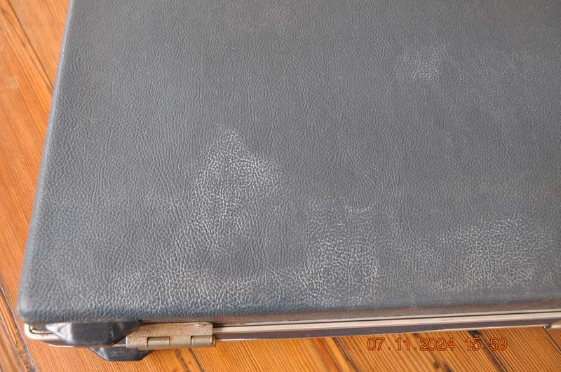 Vintage Revelation Hardshell Briefcase