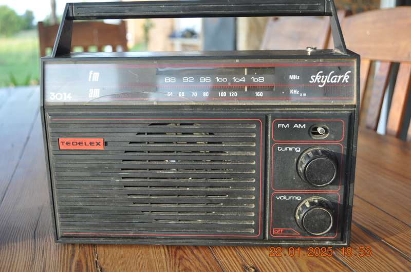 Vintage Portable Radios (selling as is)
