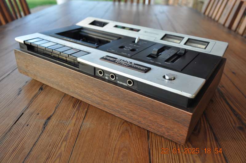 Vintage Sony Stereo Cassette Deck (no sound)