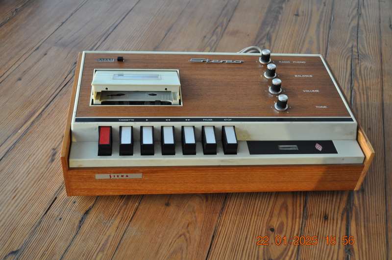 Vintage Siera Stereo Cassette Deck (parts or repair)