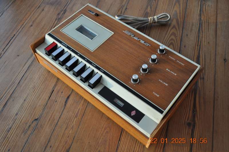 Vintage Siera Stereo Cassette Deck (parts or repair)