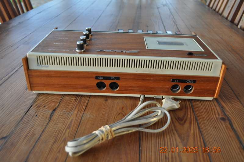Vintage Siera Stereo Cassette Deck (parts or repair)