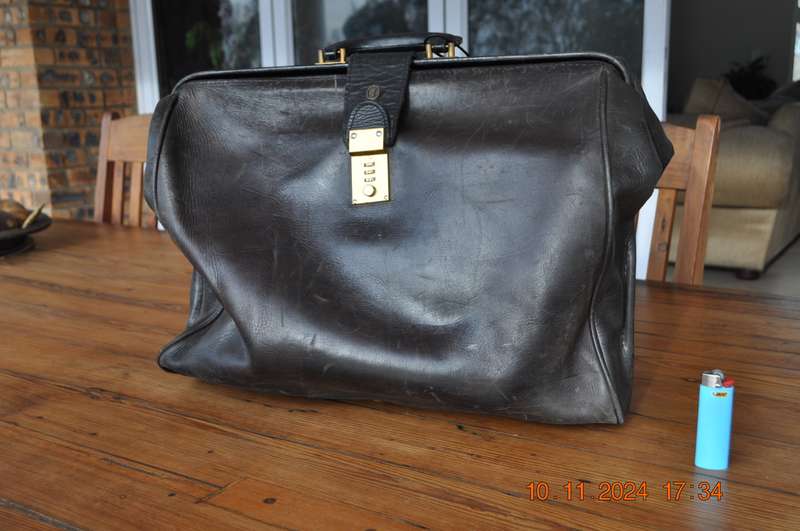 Vintage OCS Varese Leather Briefcase Bag