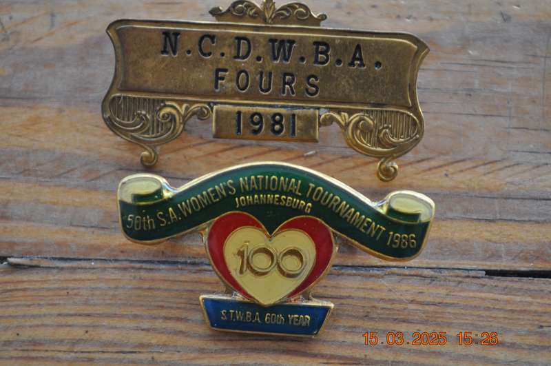 Vintage Bowing Bowls Pins Badges