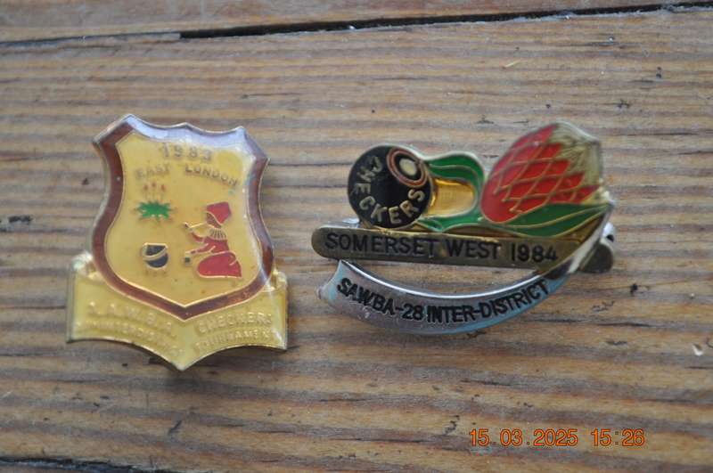 Vintage Bowing Bowls Pins Badges