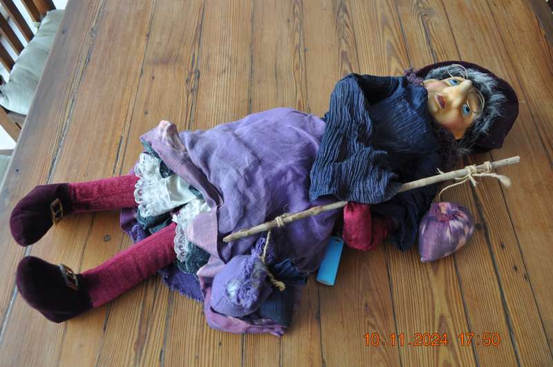 Collectable Witch 800m