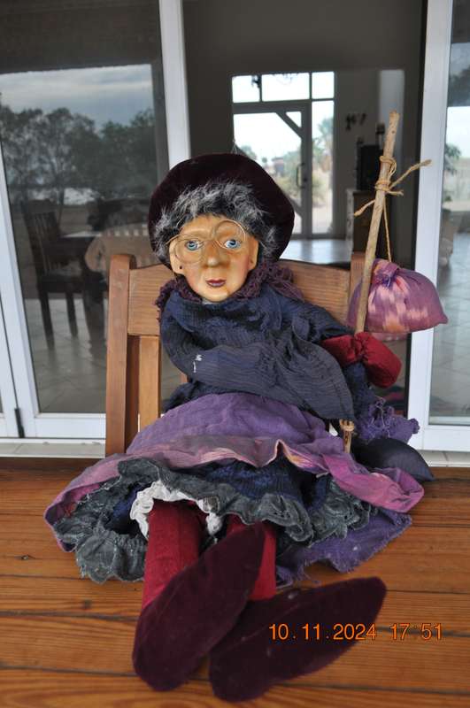 Collectable Witch 800m