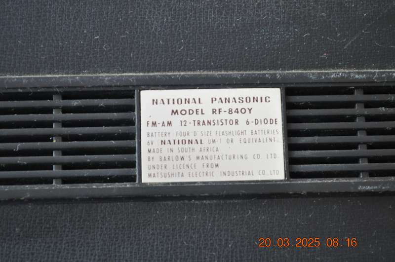 Vintage National Panasonic FM/AM Transistor Radio