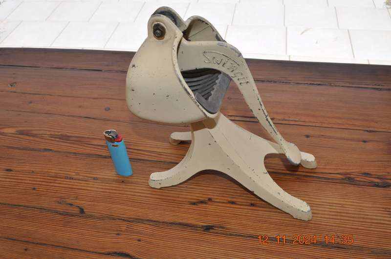 Vintage Swingit Juicer