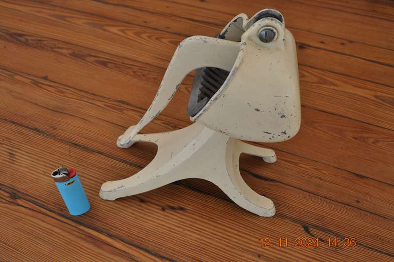 Vintage Swingit Juicer
