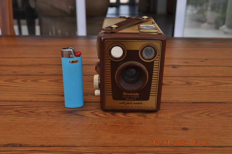 Brownie Six-20 Model F Camera
