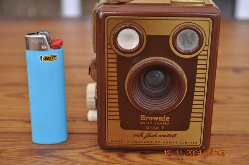 Brownie Six-20 Model F Camera