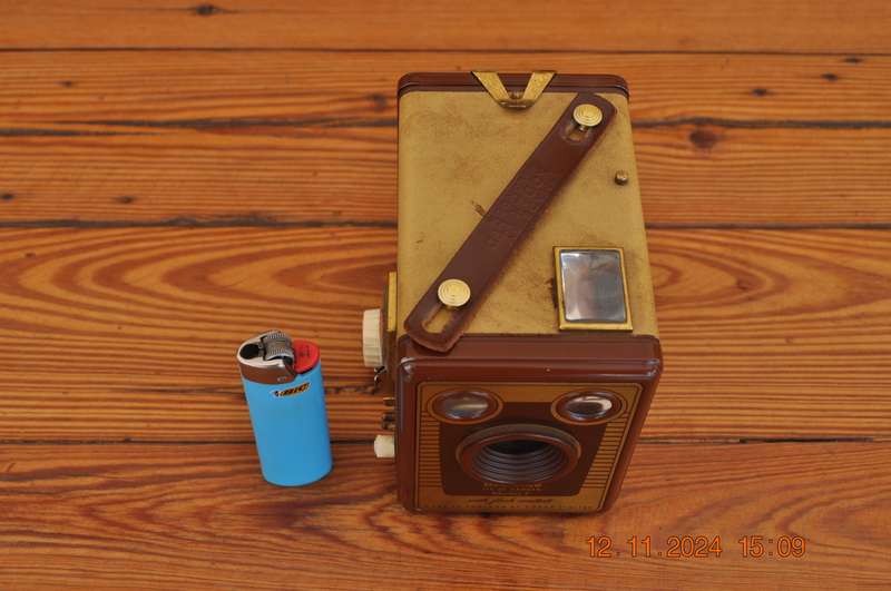 Brownie Six-20 Model F Camera