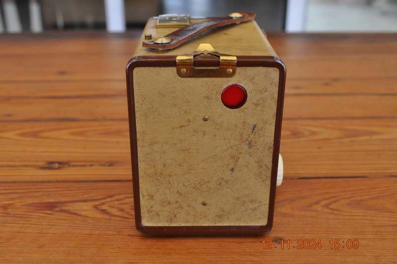 Brownie Six-20 Model F Camera