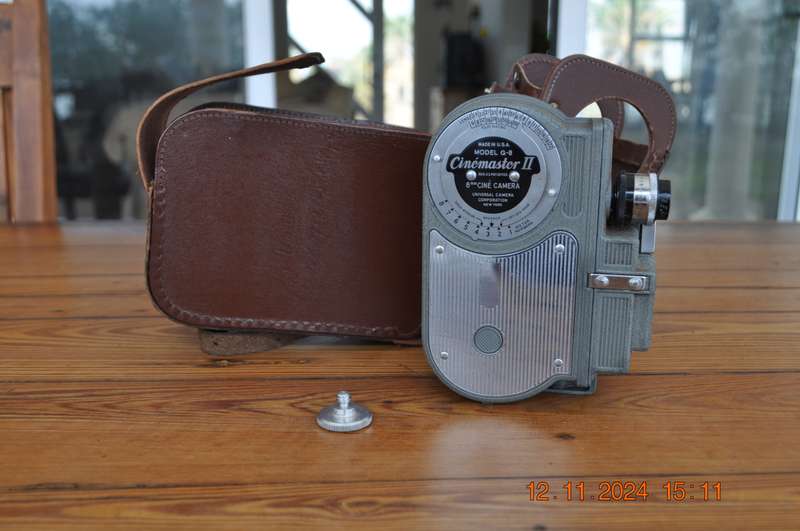 Vintage Cinemaster II Model G-8 8mm Movie Camera