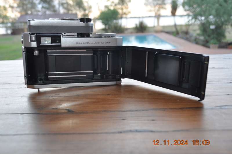 Canon P Rangefinder 35mm Film Camera 50mm 1.8 L39 Lens and Light Meter