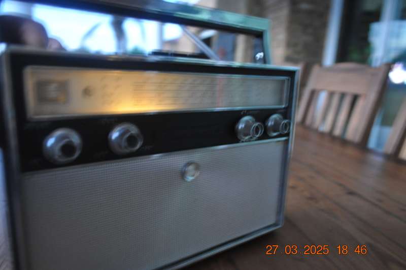 Vintage National Panasonic FM/AM 4 Band Radio