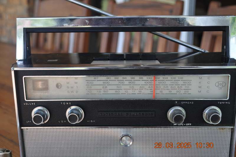 Vintage National Panasonic FM/AM 4 Band Radio