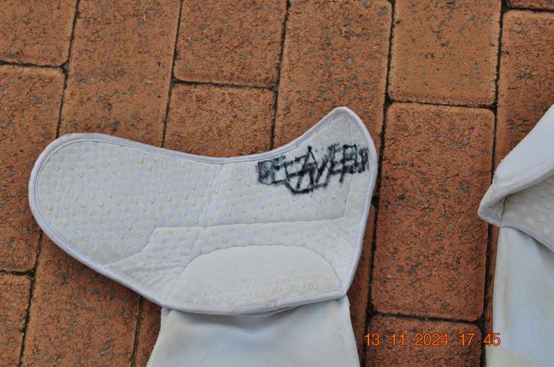 Cricket Aero Stripper P1 Protection Pads