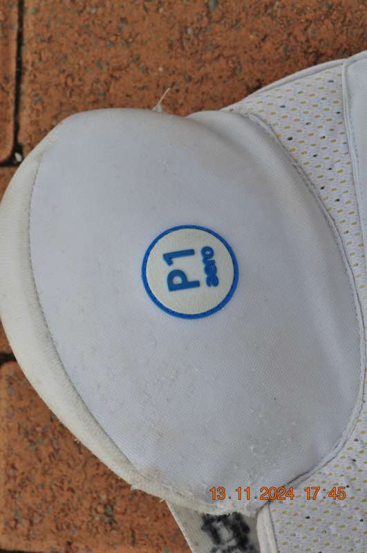 Cricket Aero Stripper P1 Protection Pads