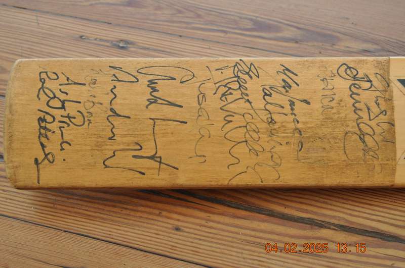 GM Cricket Bat Singed By South Africa