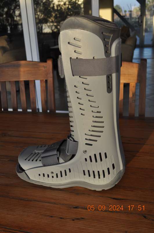 Ossur MoonBoot Size Large
