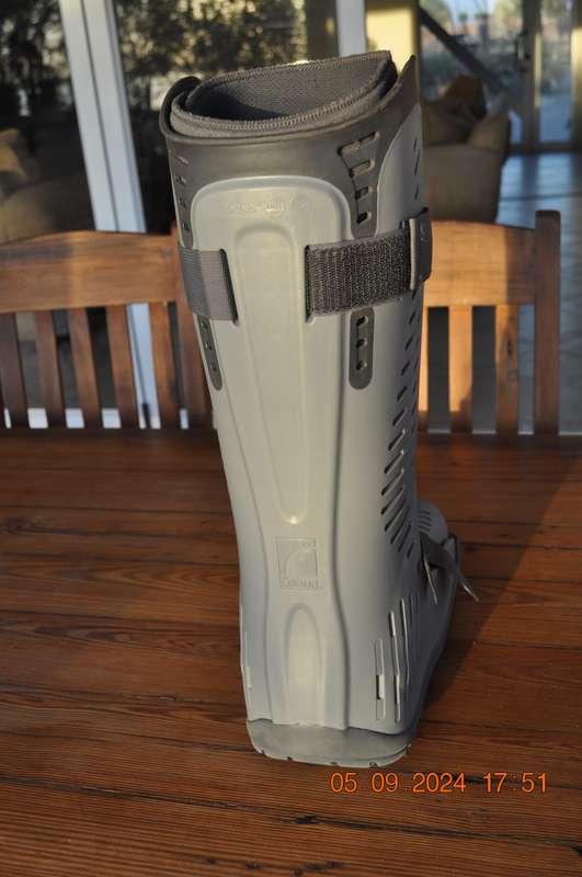 Ossur MoonBoot Size Large