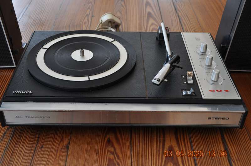 Vintage Philips Portable Turntable