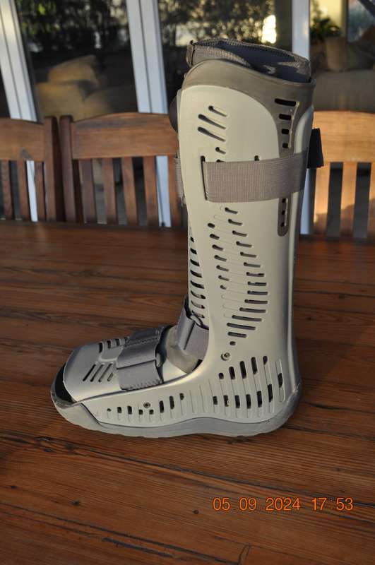 Ossur MoonBoot Size Medium